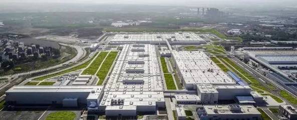 本土化“加速跑” 宝马以计算机系统技术服务为引擎，驶入未来竞争新赛道